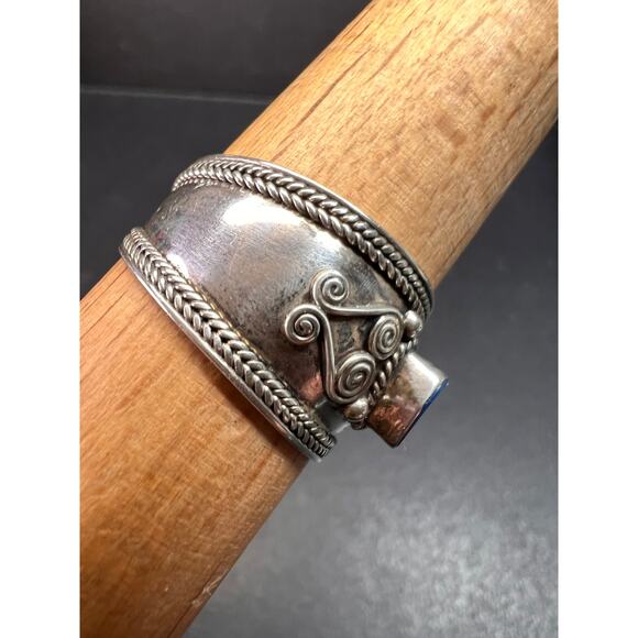 Vintage Sterling Silver Heart Ring | Indonesian Artisan | Size 10–10.25 - Picture 15 of 16